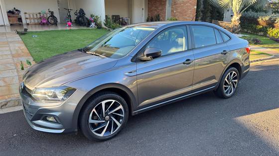 VOLKSWAGEN VIRTUS 1.0 200 TSI HIGHLINE AUTOMÁTICO